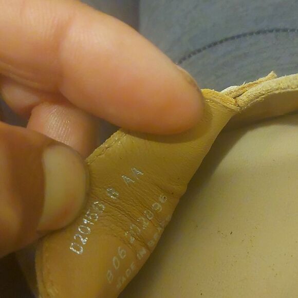 Cole Haan  Women Neutral Suede Shoe size 8 AA - Picture 8 of 8